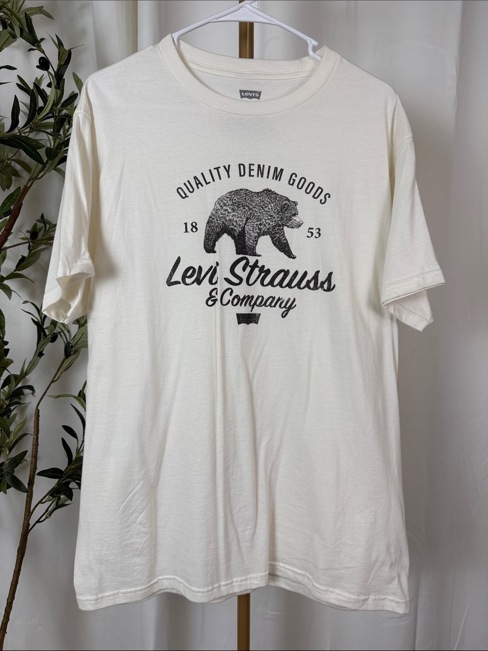 Levi's Men's 100% Cotton Cream Graphic Bear Tee Sz L (M1)